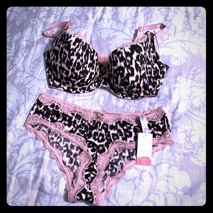 Cacique Pink Leopard Bra Set